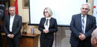 IMG-05a61b4c5cdb8c3405c6e991ad132fb0-V-27-09-19-18-24-22.jpg