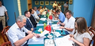 Potpisivanje-ugovora-plavi-salon-(13)-04-08-23-10-12-42.jpg