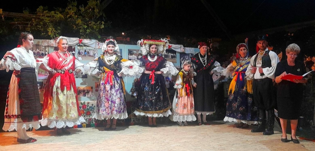 U Baču održano X. Žensko tradicijsko češljanje i izrada oglavlja