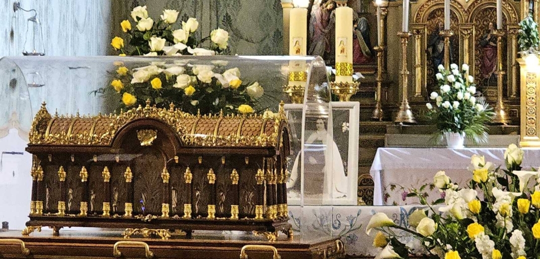 Relikvije sv. Male Terezije okupile vjernike u somborskom karmelu  