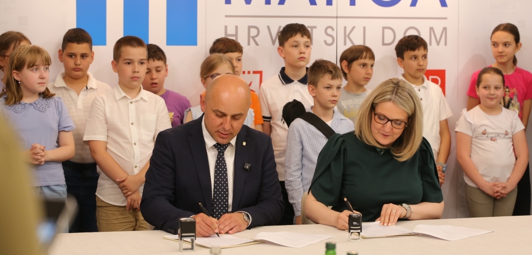 Potpisan trogodišnji ugovor za prijevoz učenika koji pohađaju nastavu na hrvatskom jeziku