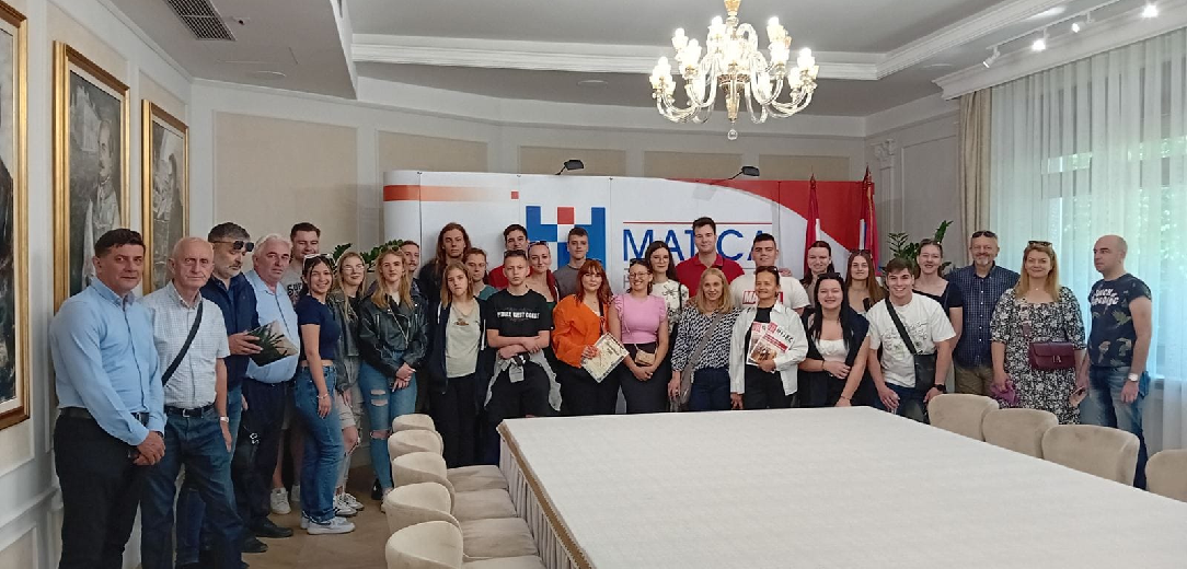 Glumci iz Kazališne družine „Ritam igre“ iz Splita u posjeti Hrvatskom domu – Matici