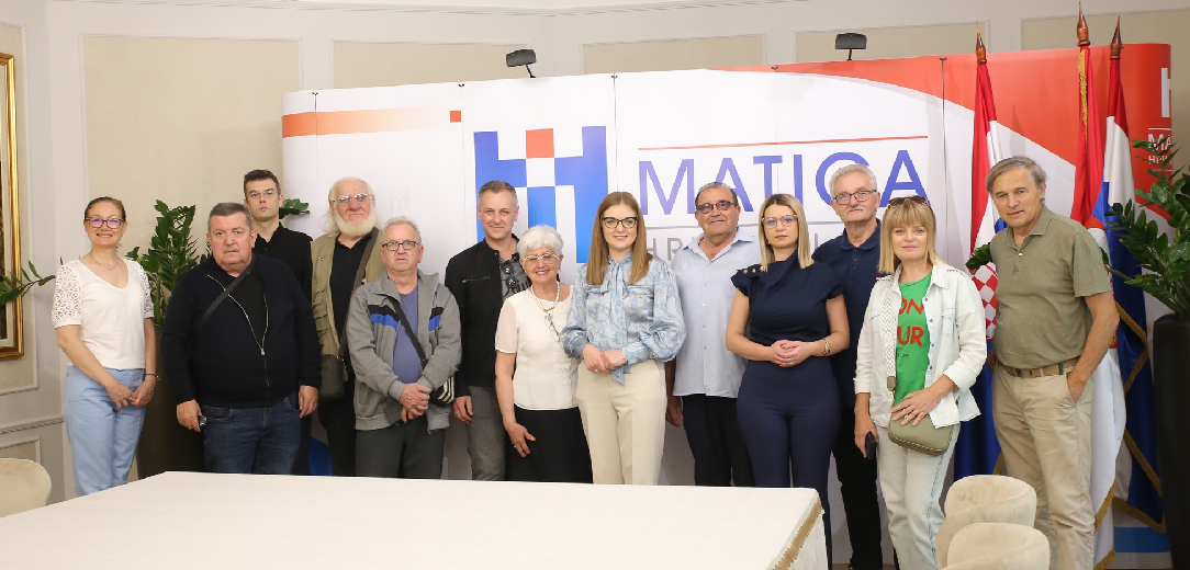 Hrvatsko društvo likovnih umjetnika iz Vinkovaca posjetilo Hrvatski dom – Maticu