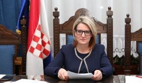 Božićna čestitka predsjednice Hrvatskog nacionalnog vijeća u Republici Srbiji Jasne Vojnić
