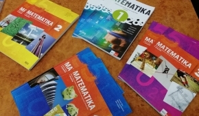Podjela udžbenika za srednju školu sutra u Gimnaziji