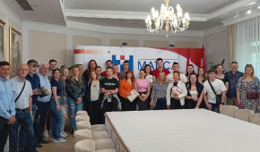 Glumci iz Kazališne družine „Ritam igre“ iz Splita u posjeti Hrvatskom domu – Matici