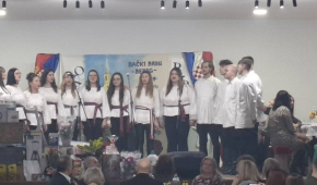 I Bereg svoje prelo čuva