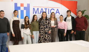 Dvije županije osigurale stipendije učenicima i studentima u Srbiji