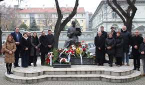 Položeni vijenci na spomenik biskupu Antunoviću