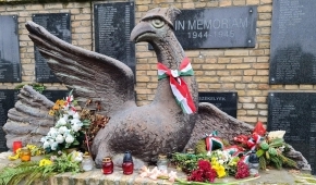 Komemoracija kod spomenika „Ptica slomljenih krila“