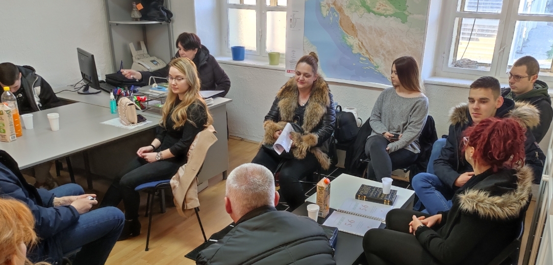 Održan sastanak s maturantima srednjih škola iz Srijemske Mitrovice, Šida i Petrovaradina