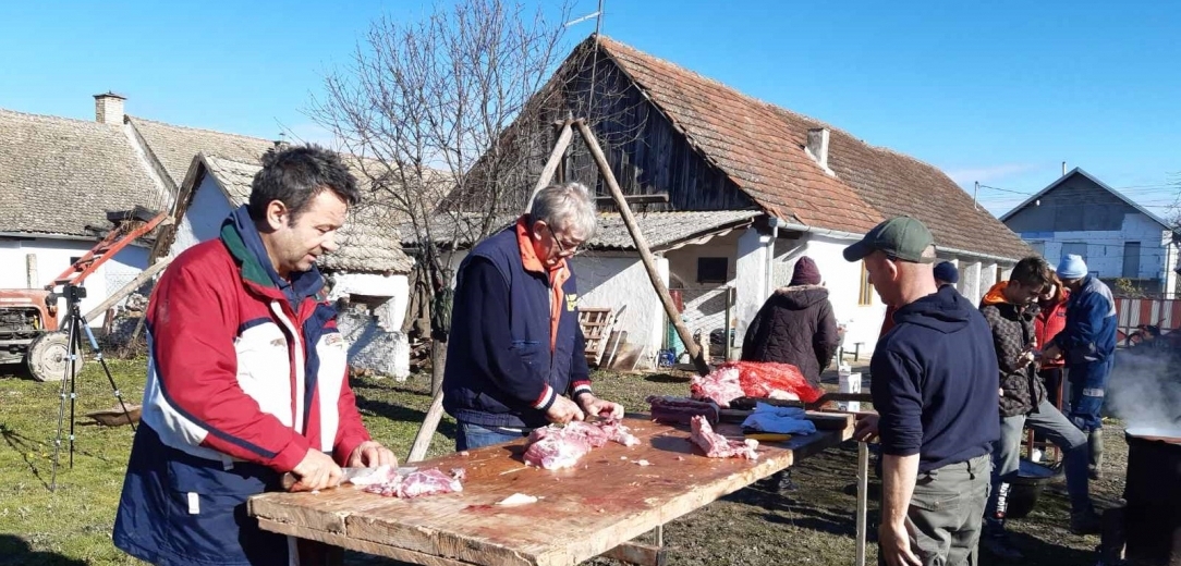 Održana prva „Vajštanska svinjokolja“