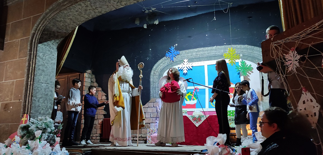 Sv. Nikola u Hrvatskom domu u Srijemskoj Mitrovici