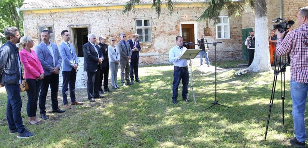 Otvoren obnovljeni dio župnog ureda u Opovu