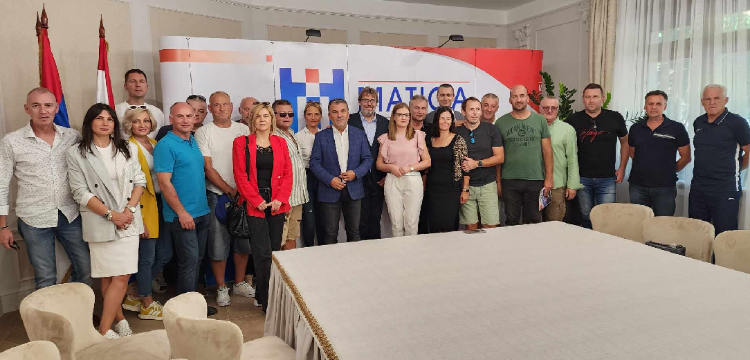 Tenisači teniskih klubova „Vinkovci“ i „Spartak“ posjetili Hrvatski dom – Maticu