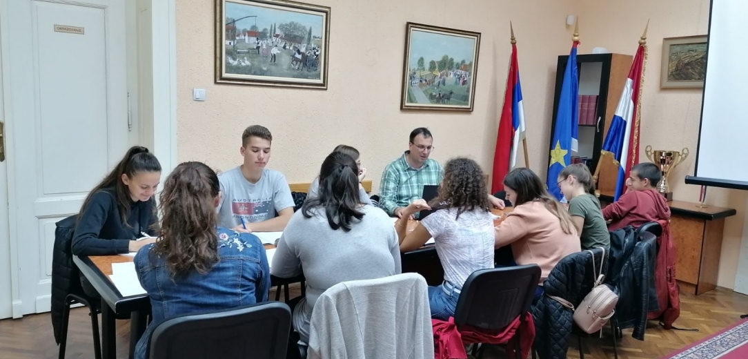 Odlična atmosfera na pripremama za državnu maturu iz hrvatskog jezika u HNV-u  
